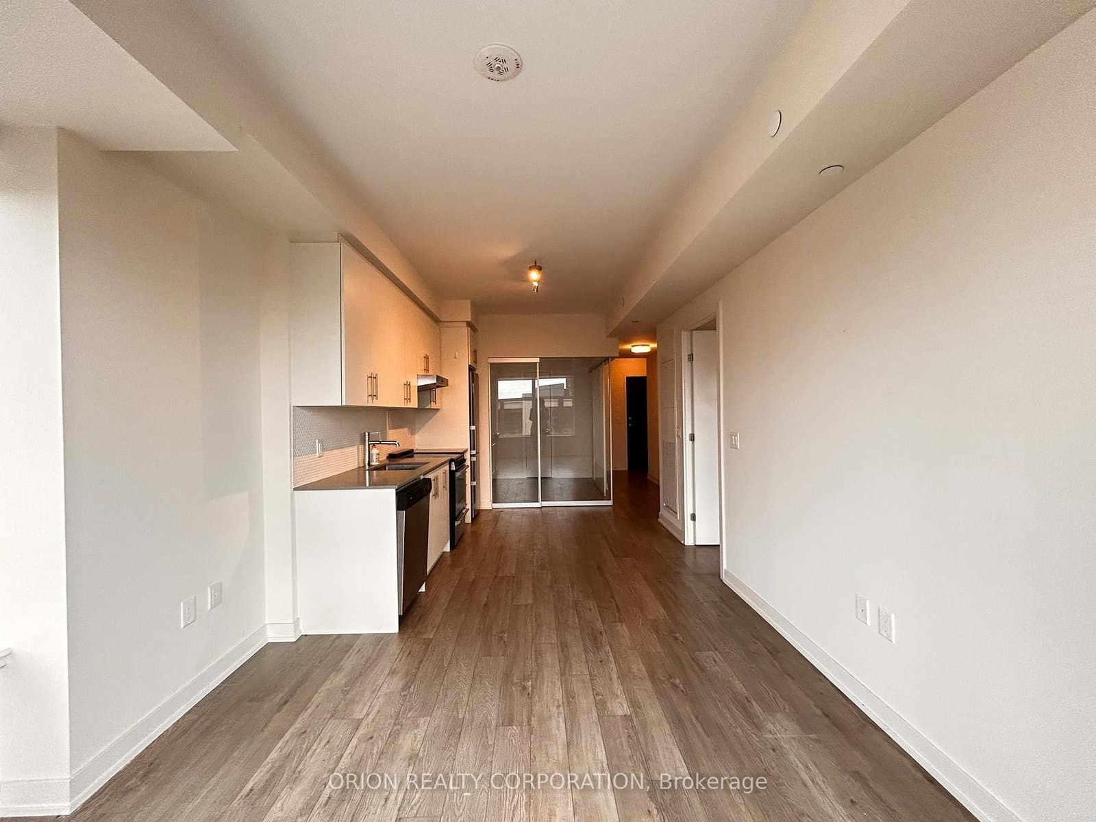 212 King William Street, Unit 620 thumbnail 3
