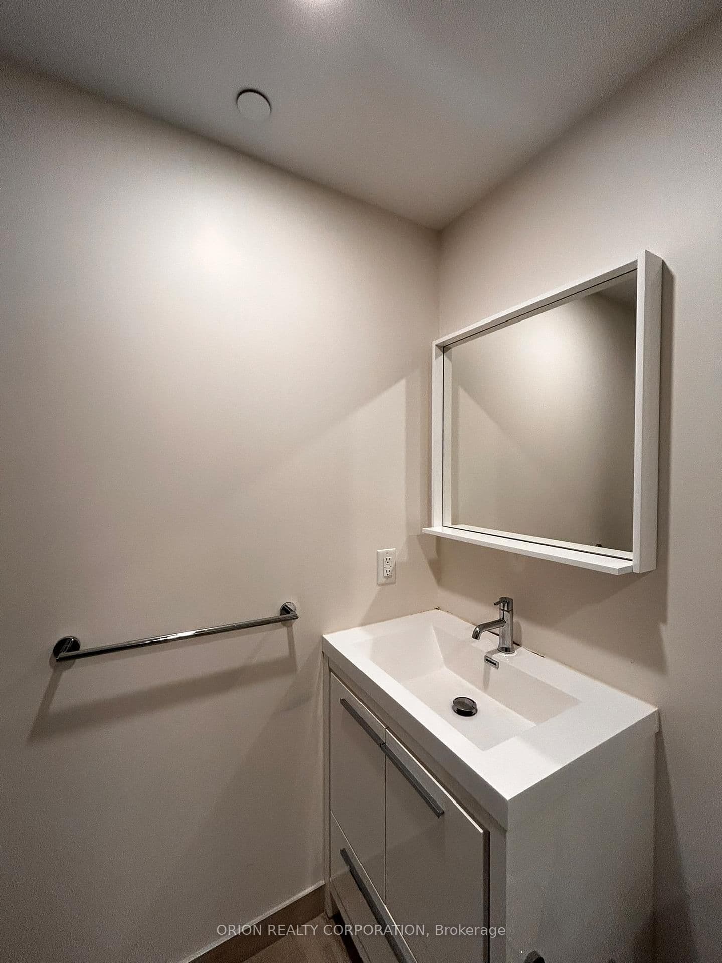 212 King William Street, Unit 620 thumbnail 41