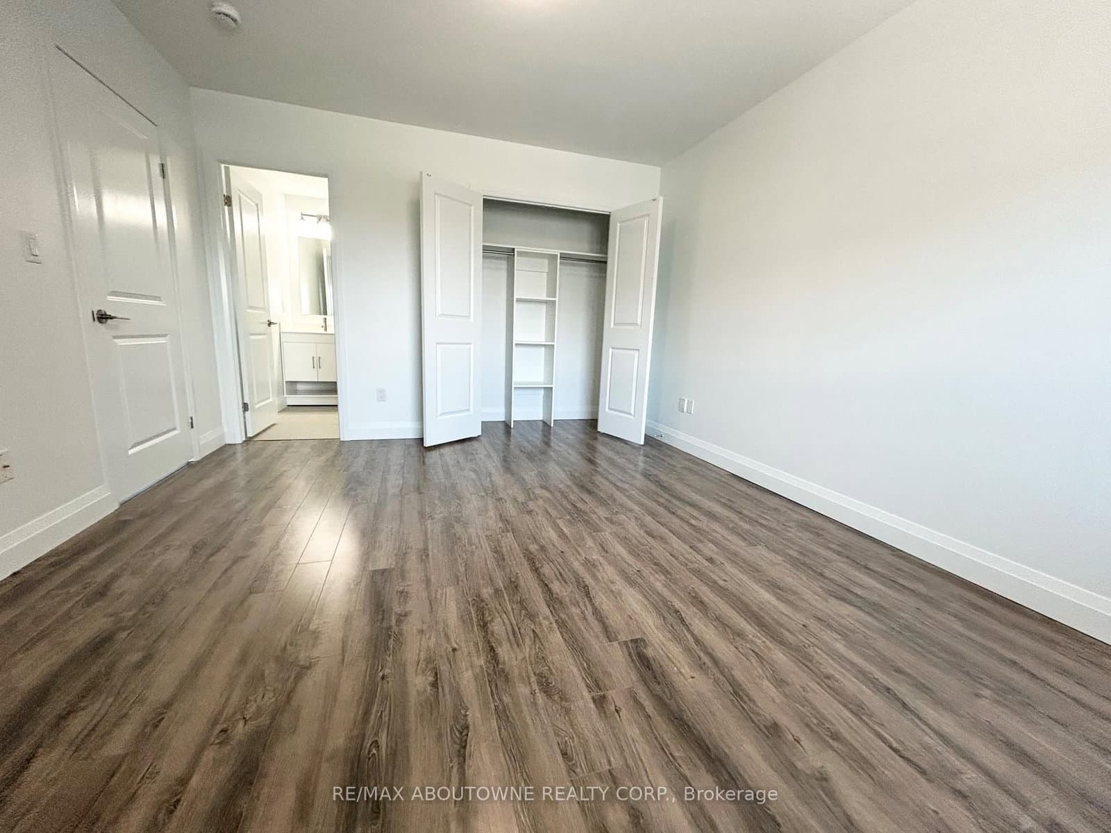 460A Belmont Avenue W, Unit 908 thumbnail 10