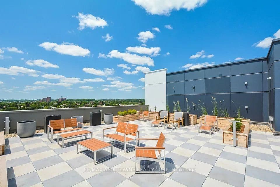 460A Belmont Avenue W, Unit 908 thumbnail 24
