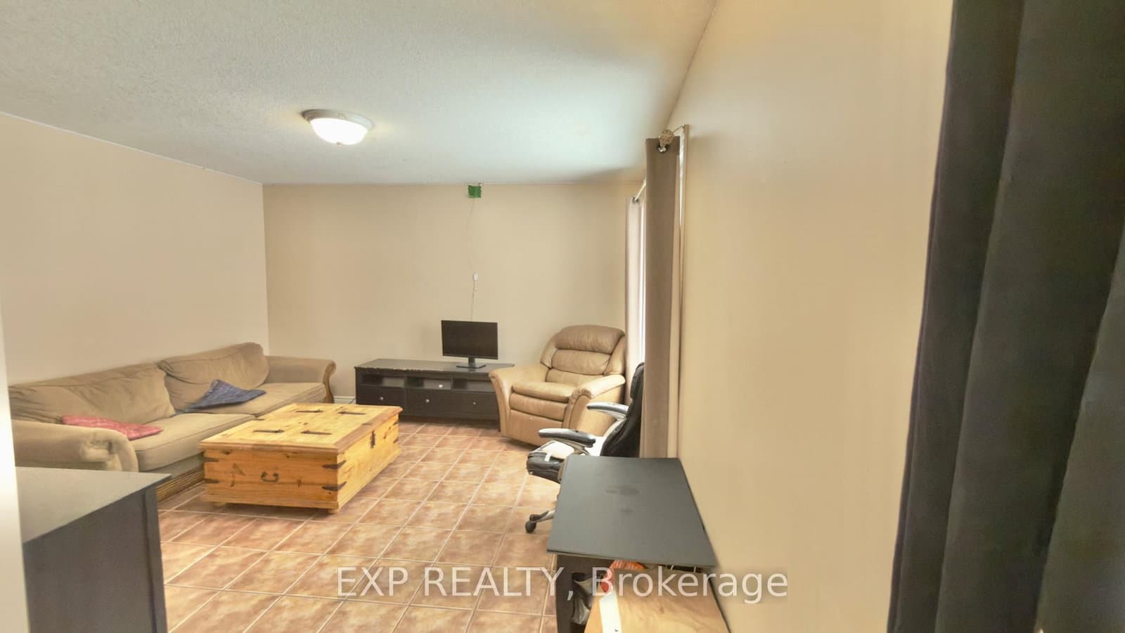 16 Marshall Street thumbnail 4