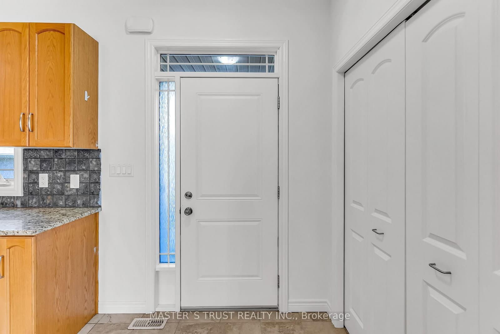 9 Amos Drive, Unit 5 thumbnail 13