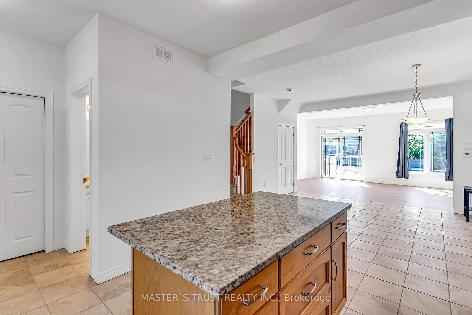 9 Amos Drive, Unit 5 thumbnail 17
