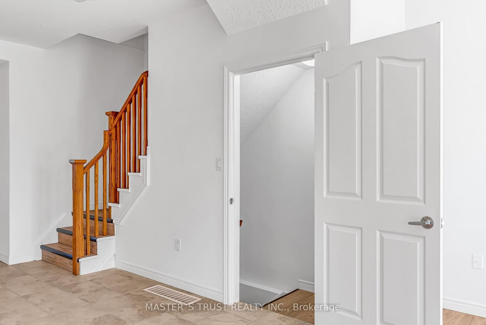 9 Amos Drive, Unit 5 thumbnail 21