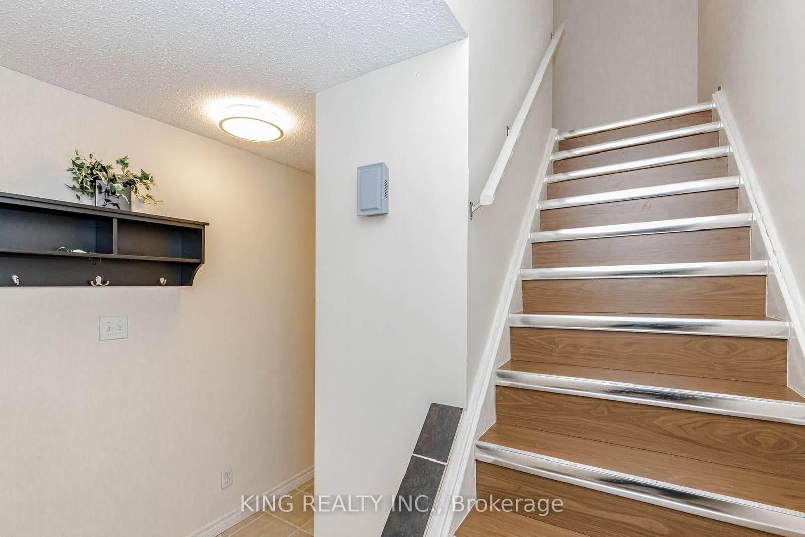 46 Cedarwoods Crescent, Unit 6 thumbnail 9