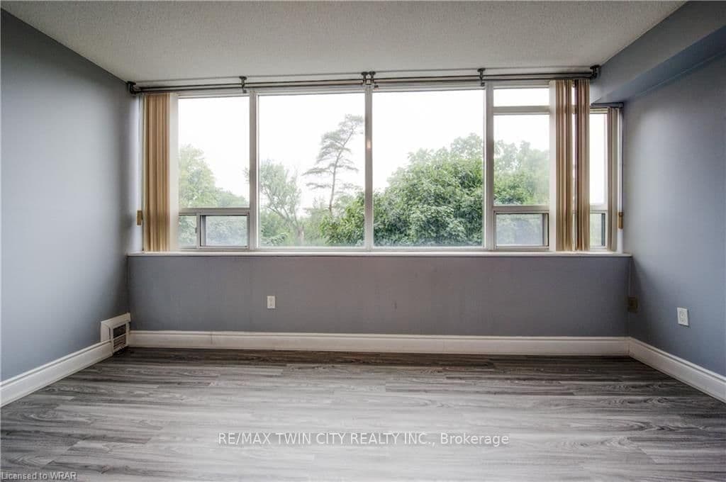 3227 King Street E, Unit 503 thumbnail 26
