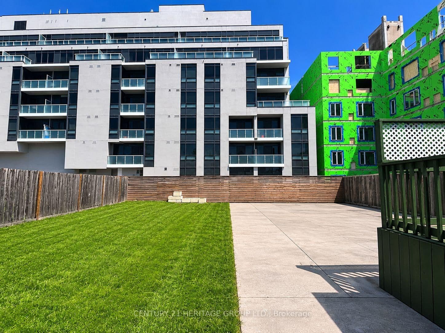 406 Jackson Street W thumbnail 17