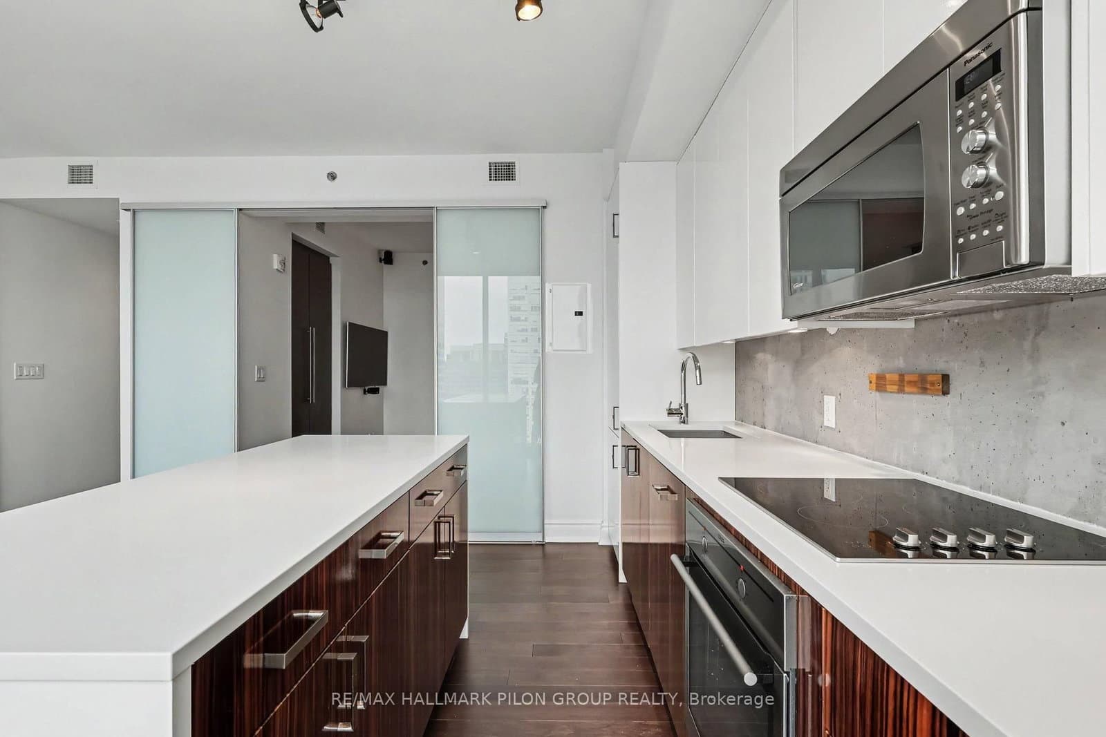 300 Lisgar Street, Unit 1512 thumbnail 10