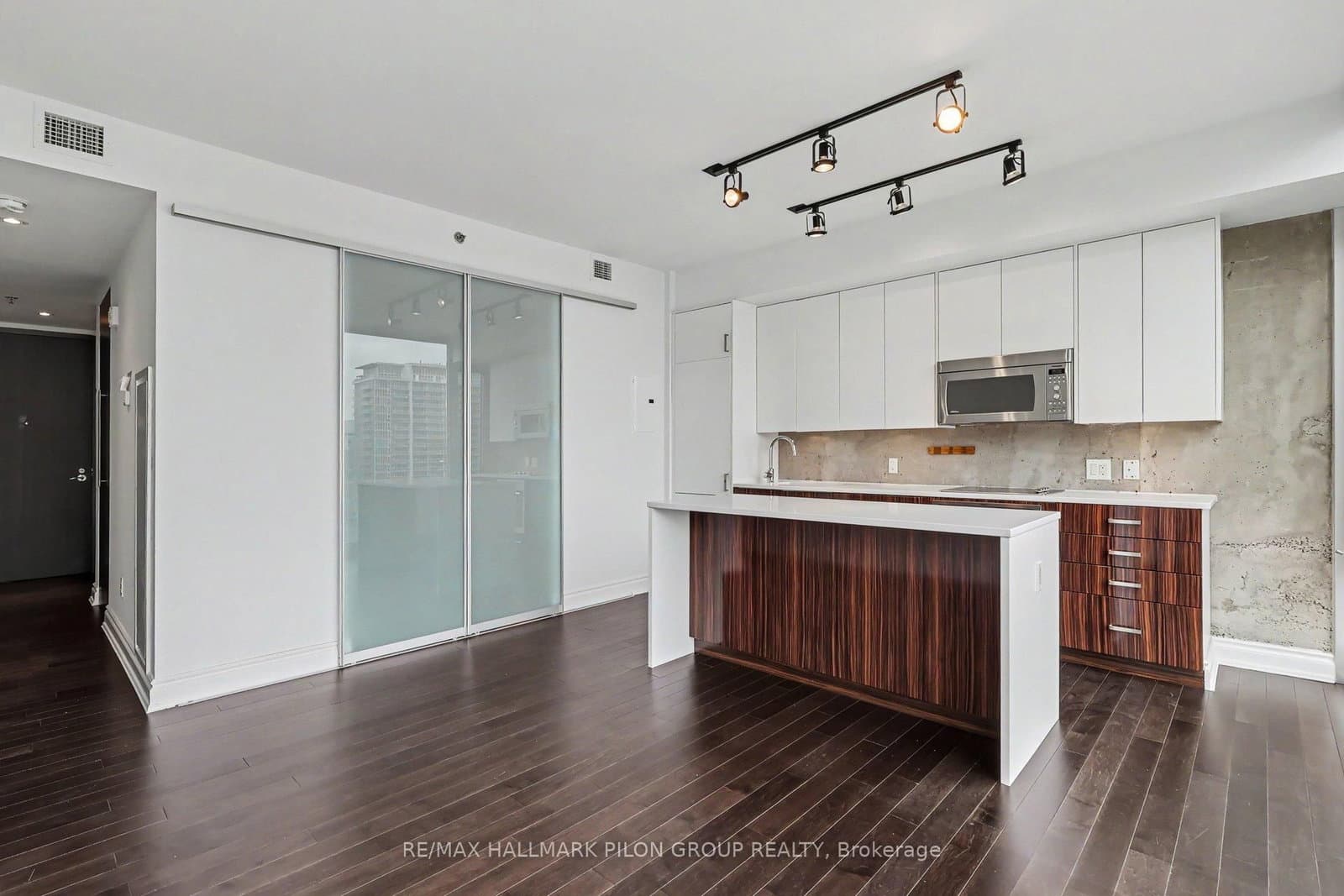 300 Lisgar Street, Unit 1512 thumbnail 7