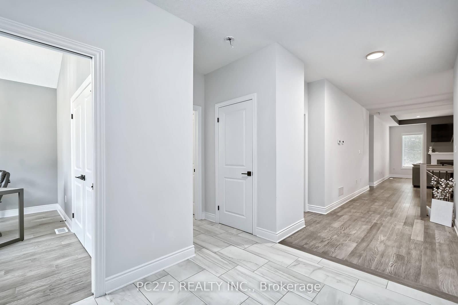 2022 UPPERPOINT Boulevard, Unit 10 thumbnail 4
