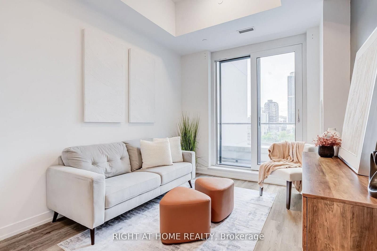 15 Wellington Street S, Unit 301 - Image 1