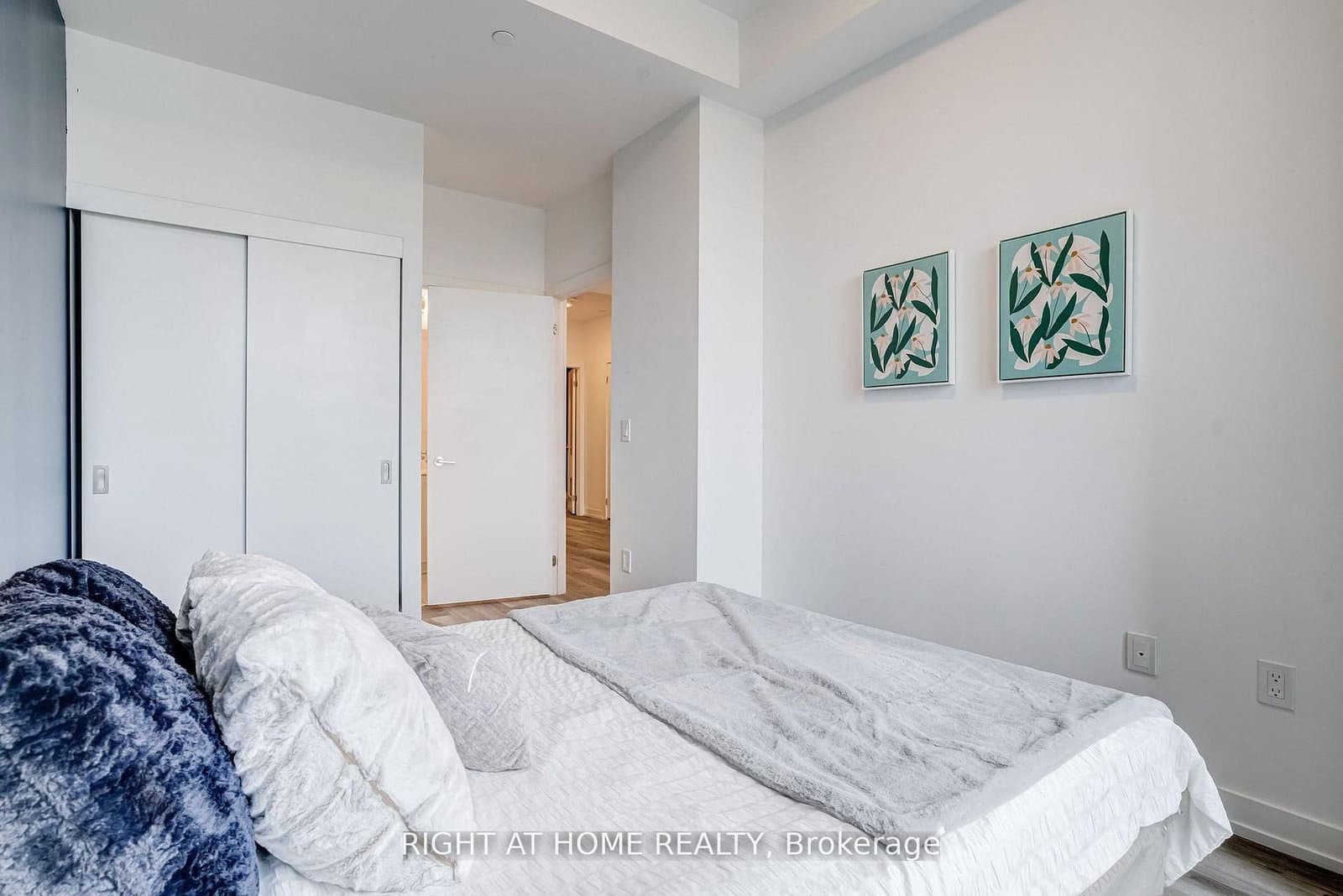 15 Wellington Street S, Unit 301 thumbnail 12