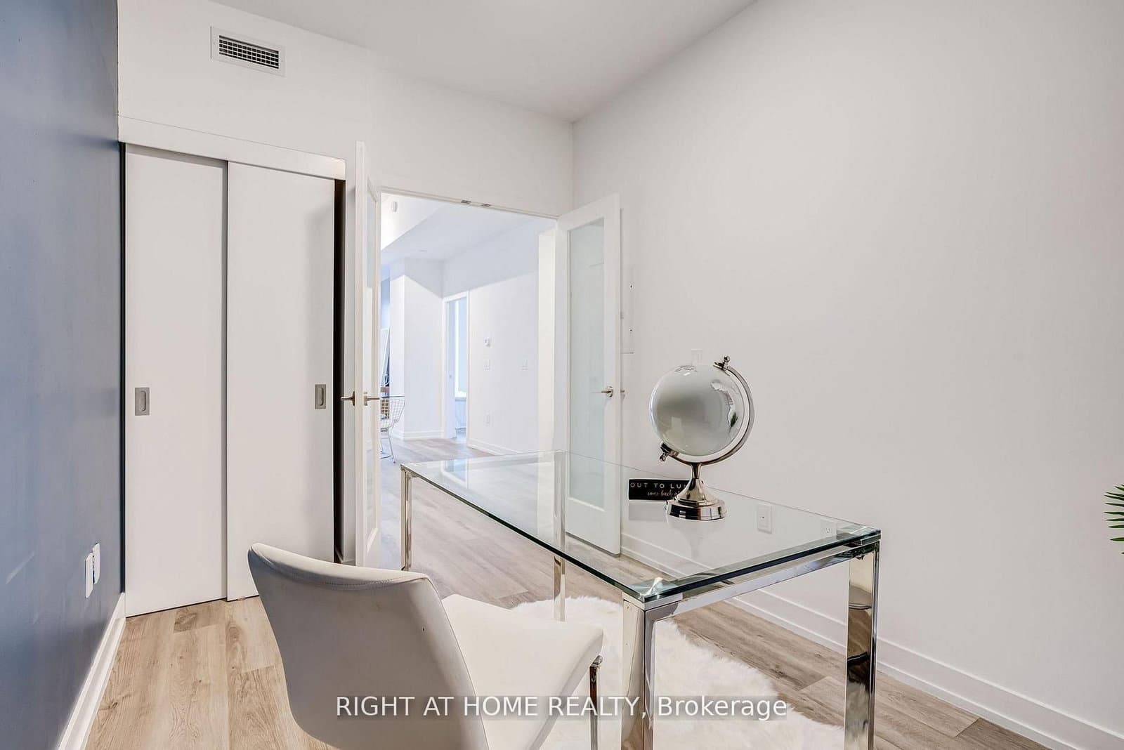 15 Wellington Street S, Unit 301 thumbnail 13