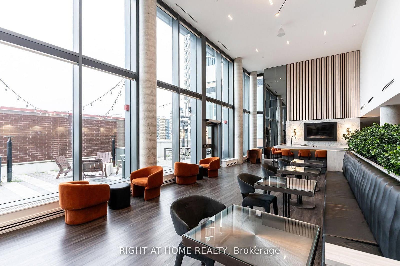15 Wellington Street S, Unit 301 thumbnail 17