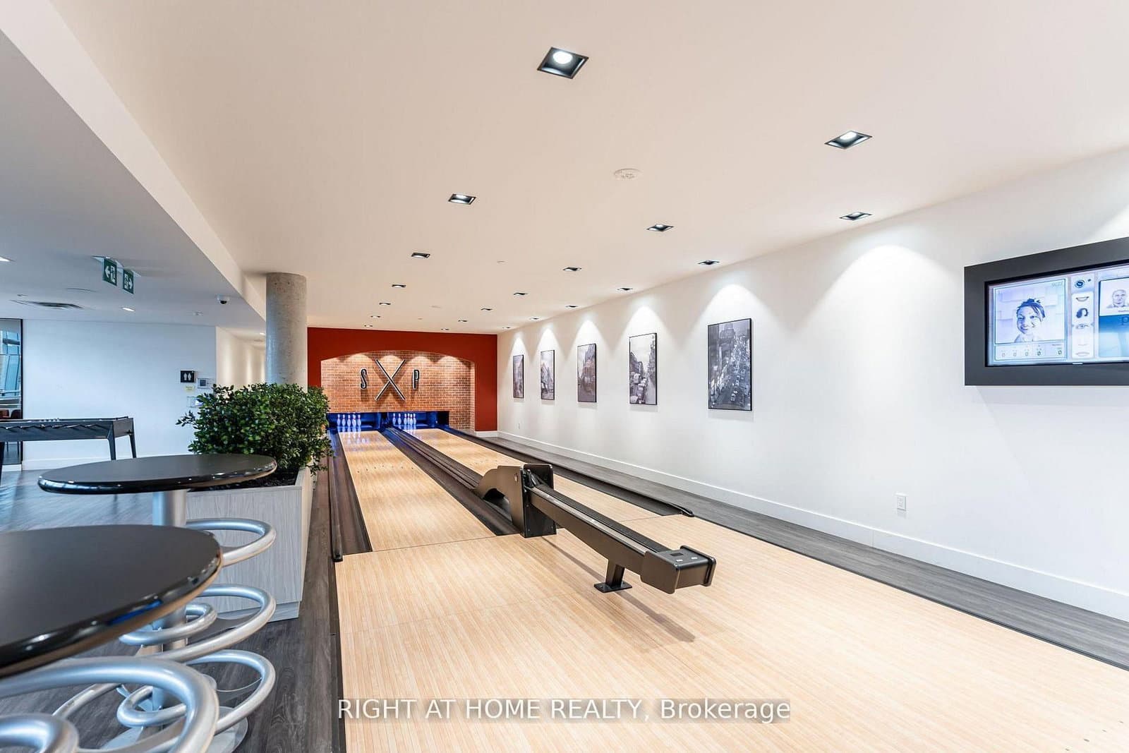 15 Wellington Street S, Unit 301 thumbnail 20