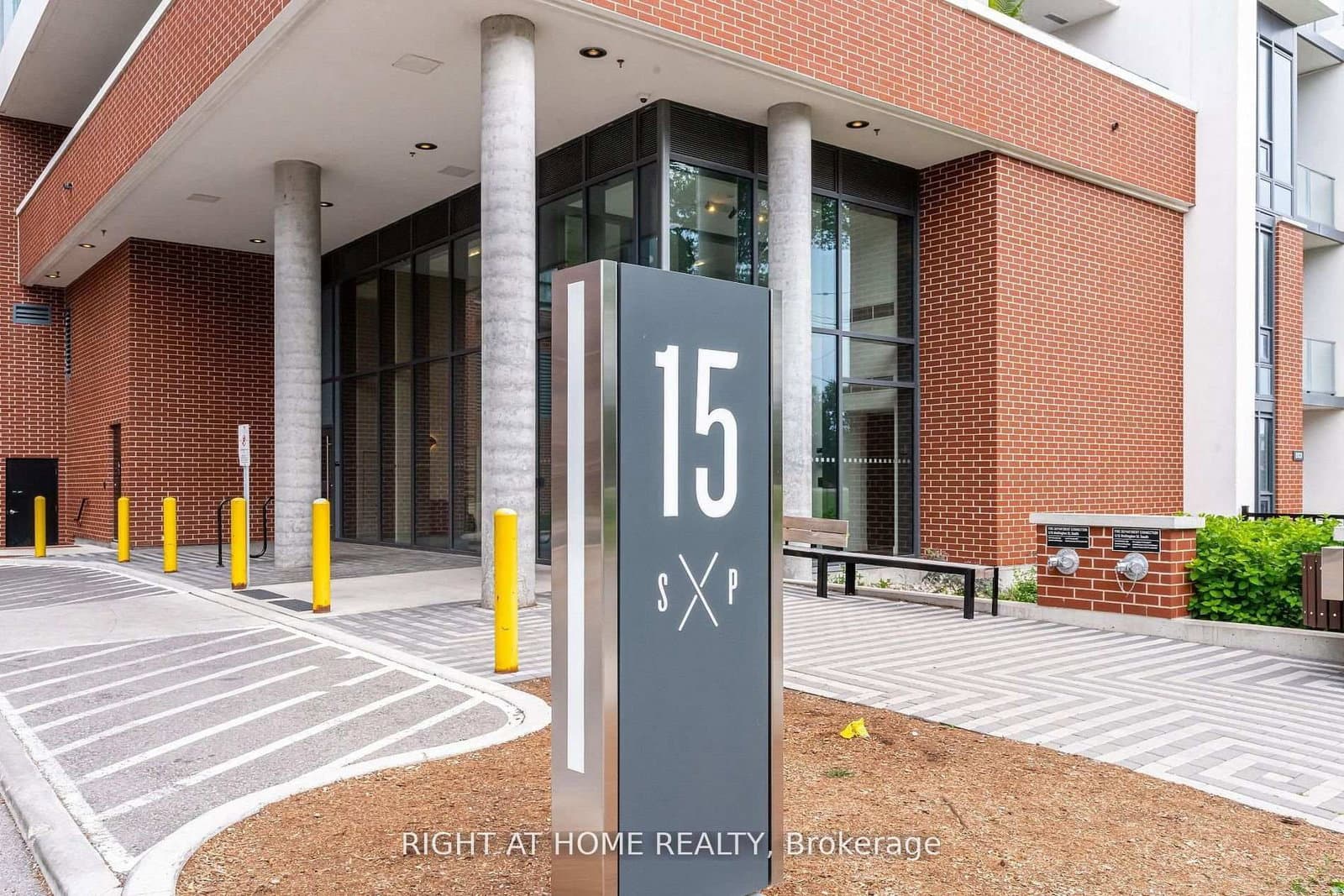 15 Wellington Street S, Unit 301 thumbnail 26