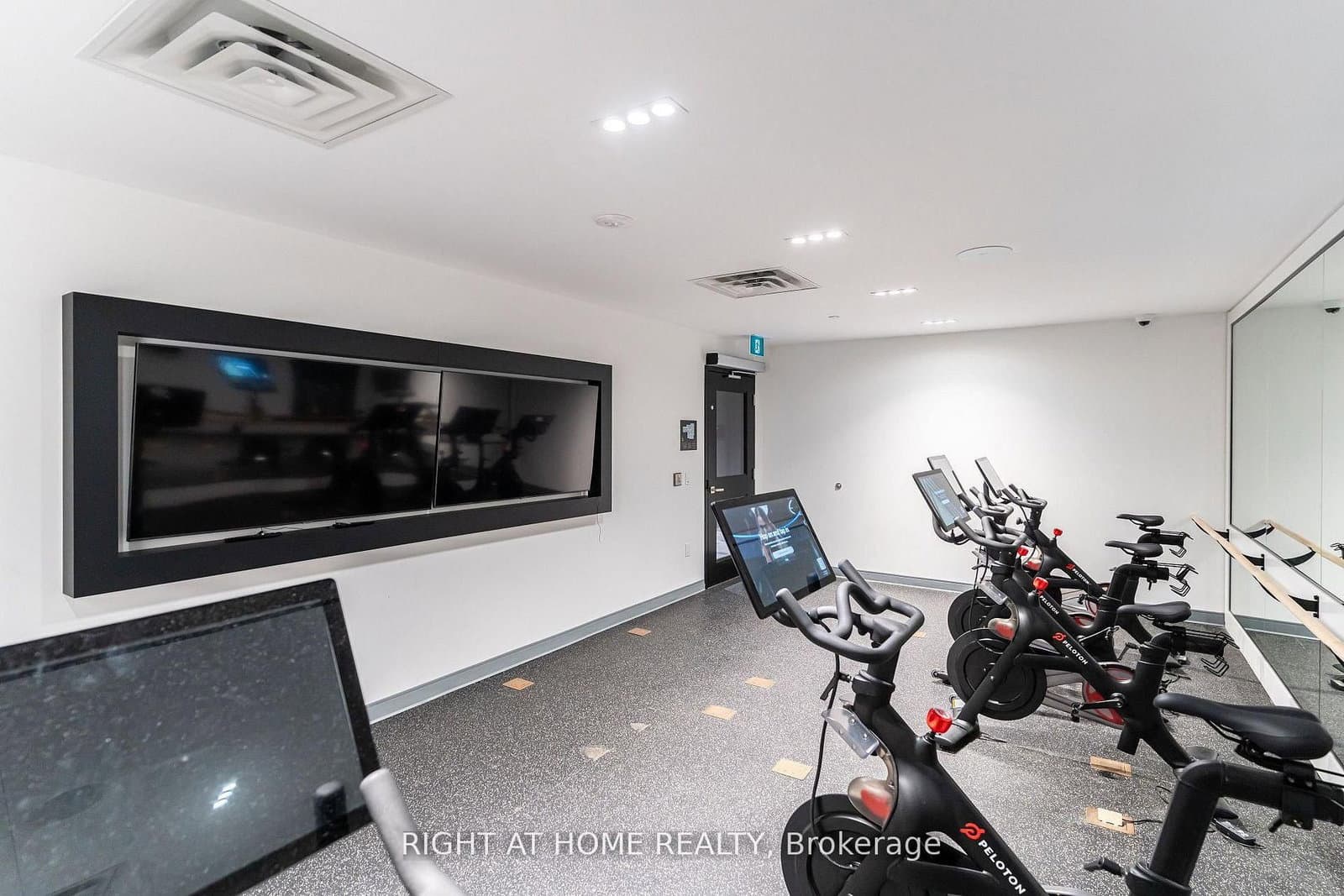 15 Wellington Street S, Unit 301 thumbnail 29