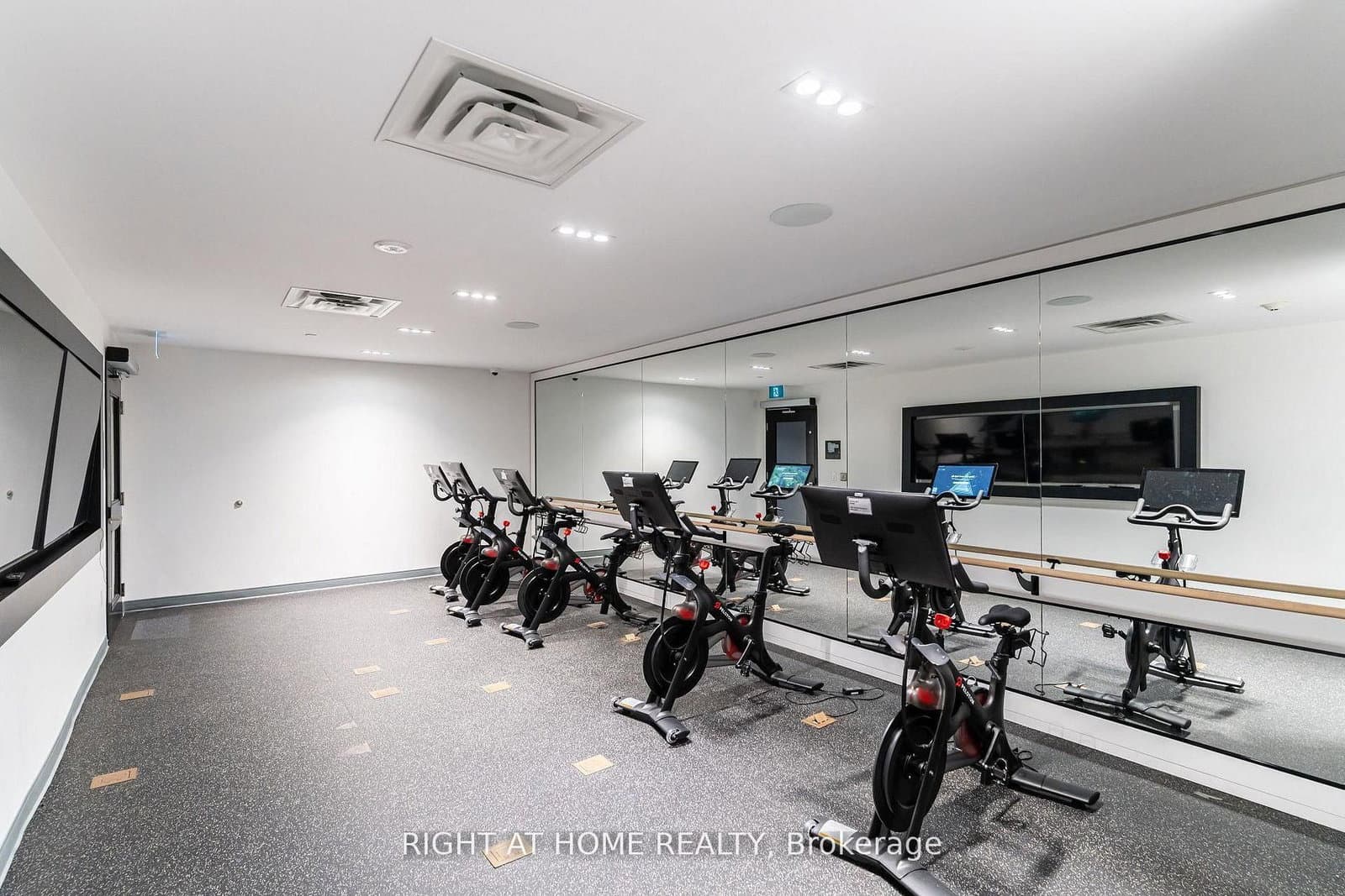 15 Wellington Street S, Unit 301 thumbnail 31