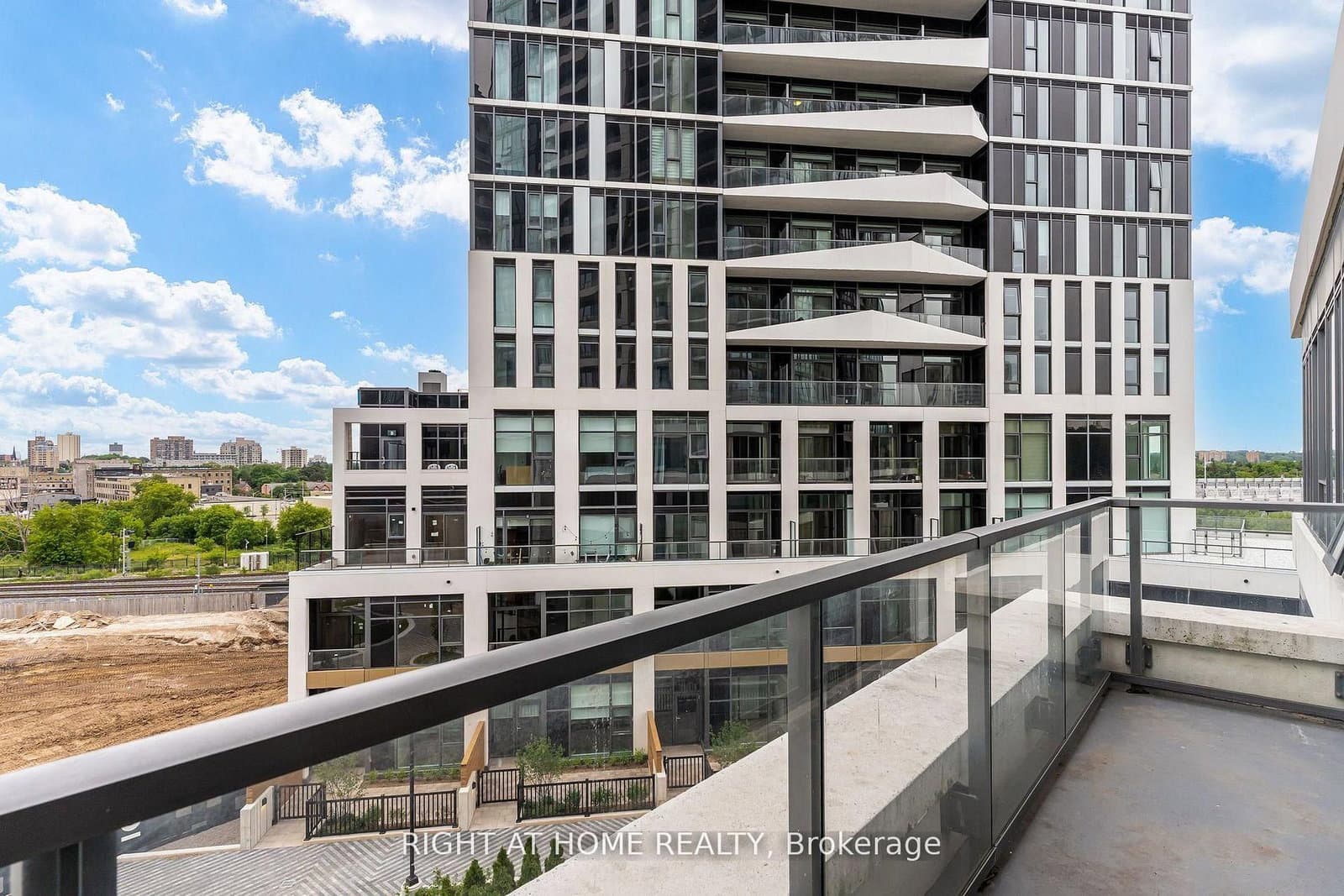 15 Wellington Street S, Unit 301 thumbnail 35