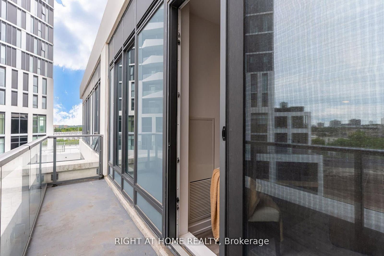 15 Wellington Street S, Unit 301 thumbnail 37