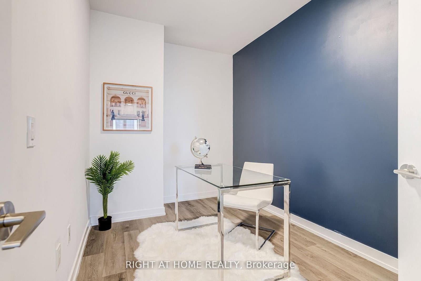 15 Wellington Street S, Unit 301 thumbnail 5