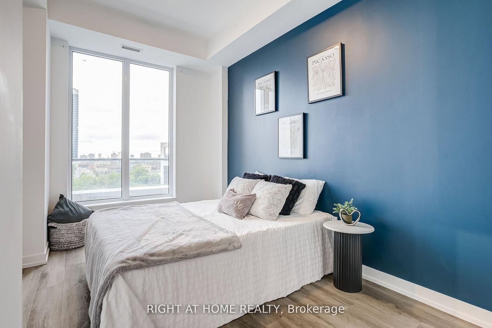 15 Wellington Street S, Unit 301 thumbnail 6