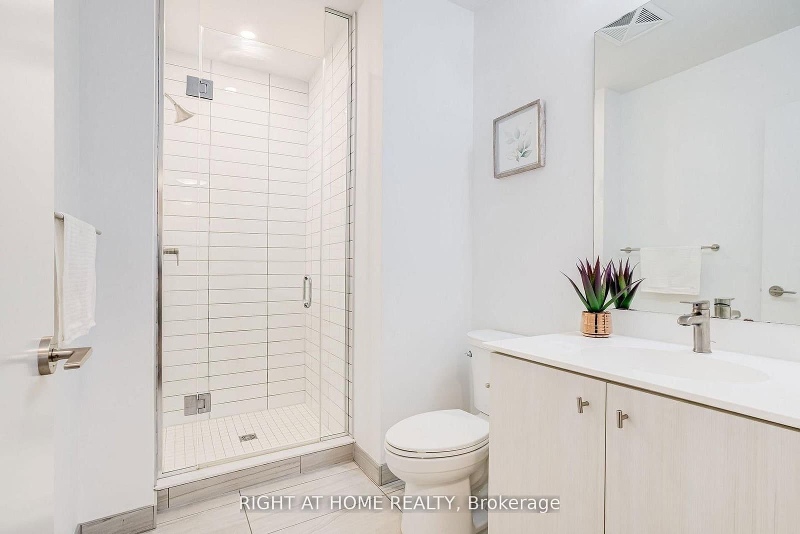15 Wellington Street S, Unit 301 thumbnail 8