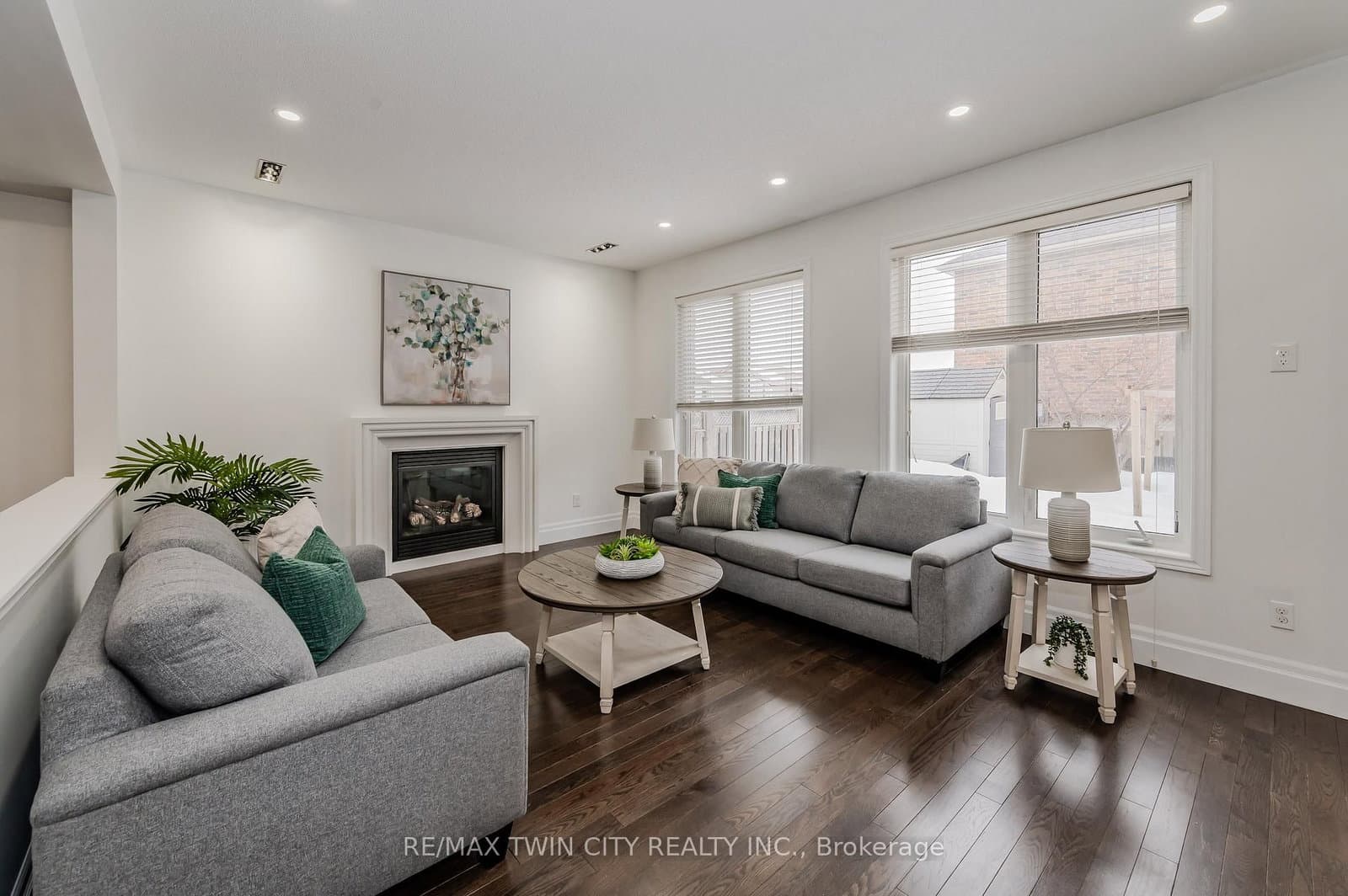 498 Thomas Slee Drive thumbnail 15