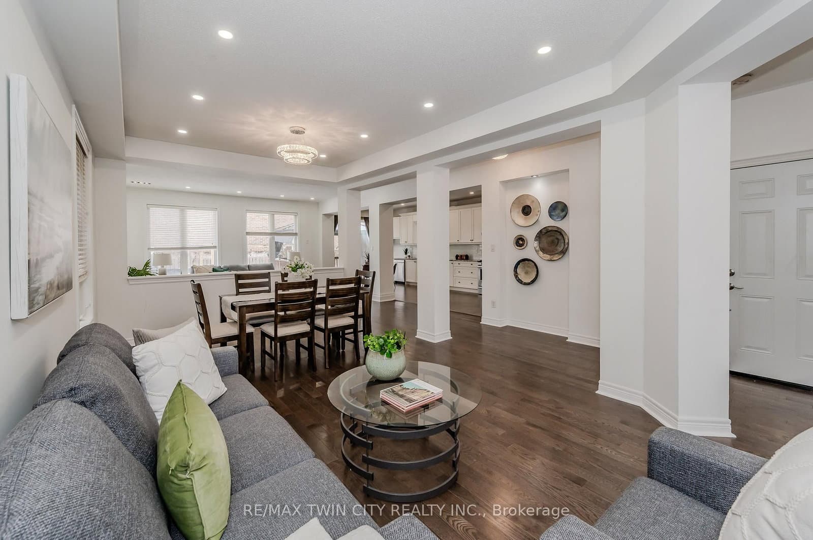 498 Thomas Slee Drive thumbnail 17