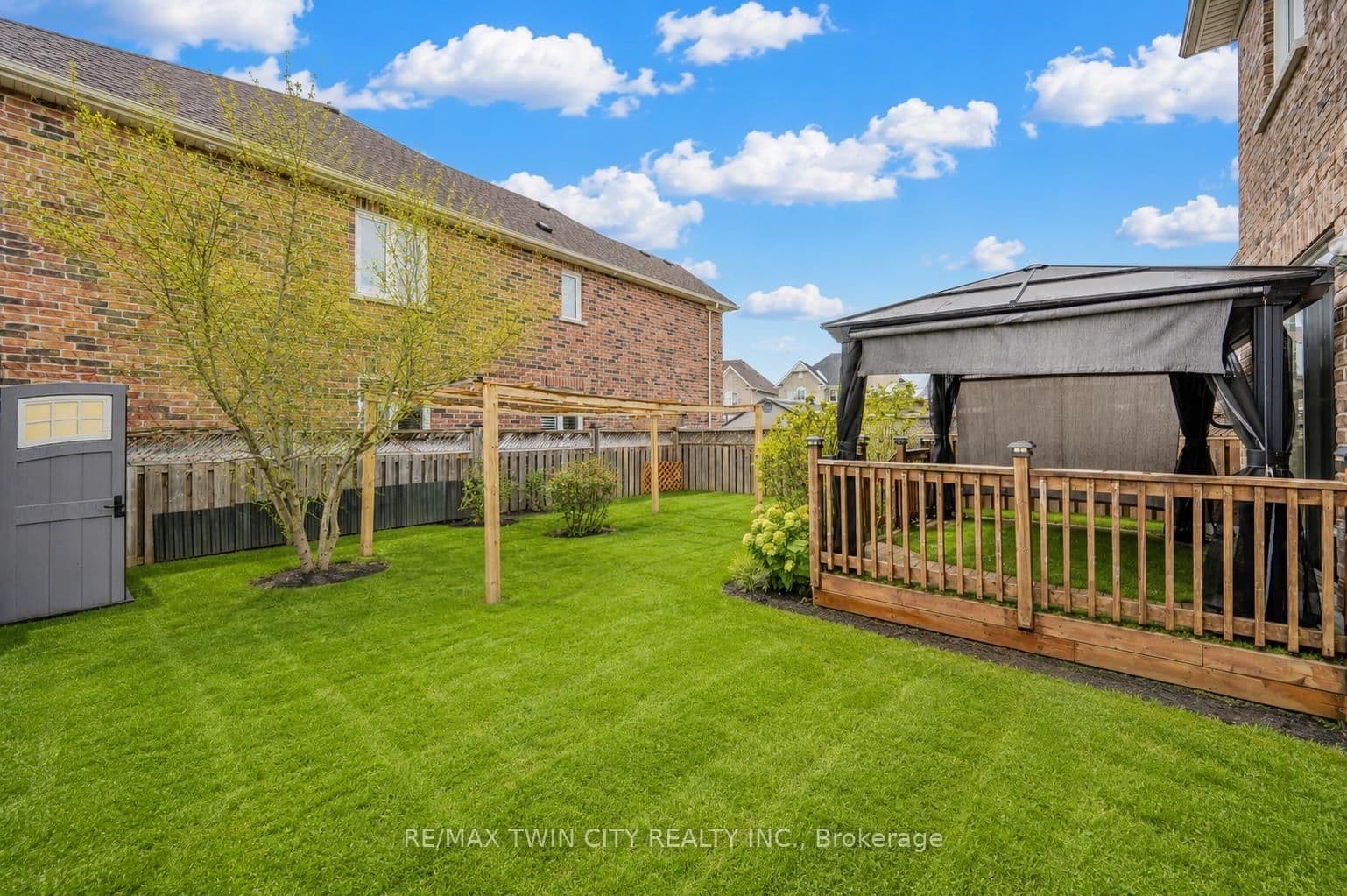498 Thomas Slee Drive thumbnail 49