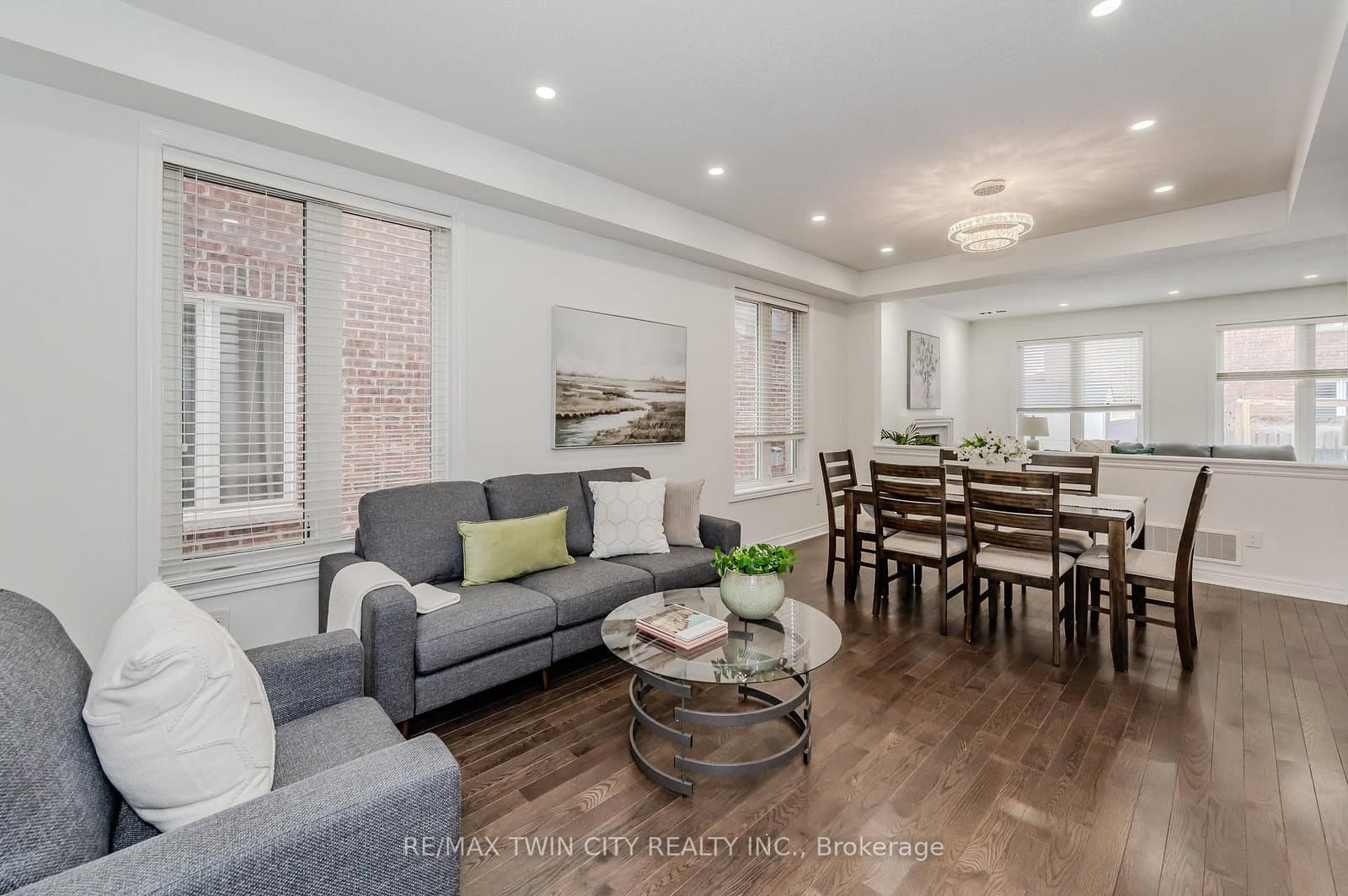 498 Thomas Slee Drive thumbnail 7