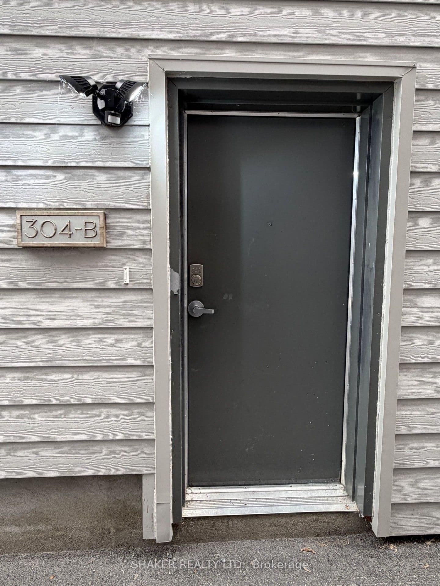 304 ELMGROVE Avenue, Unit B thumbnail 2