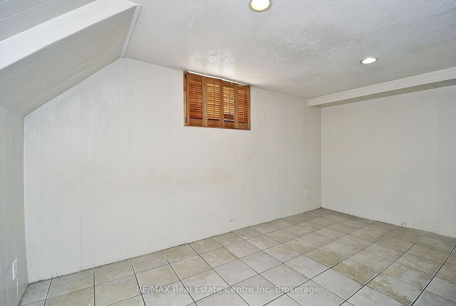 285 Albert Street W thumbnail 19
