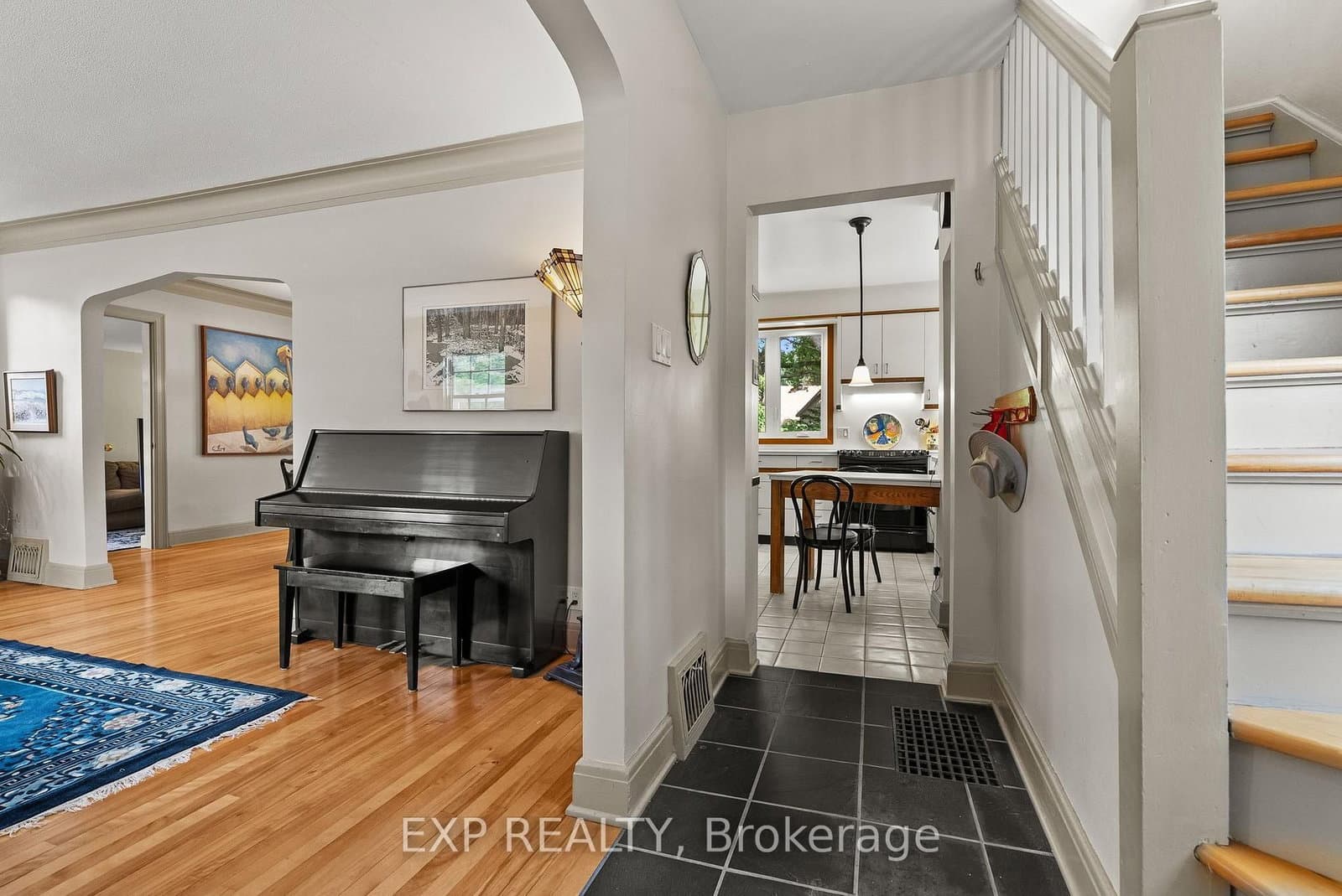 579 Broadview Avenue thumbnail 4