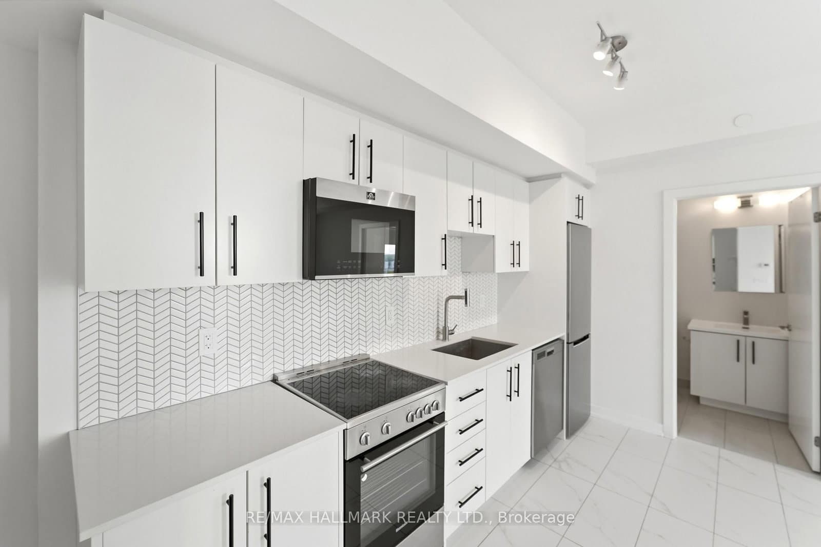 5 Wellington Street S, Unit 1406 thumbnail 10