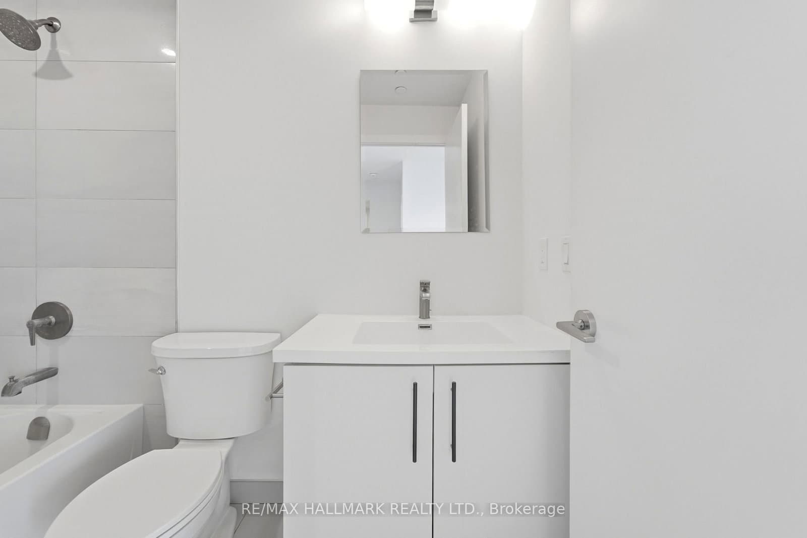 5 Wellington Street S, Unit 1406 thumbnail 20