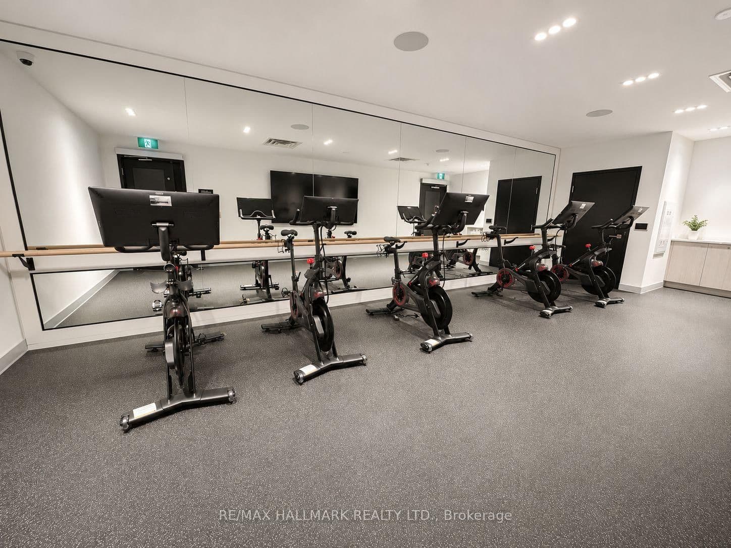 5 Wellington Street S, Unit 1406 thumbnail 24