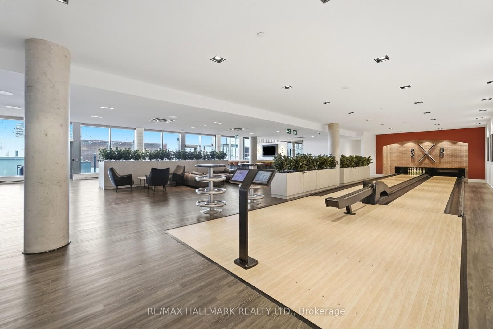 5 Wellington Street S, Unit 1406 thumbnail 28