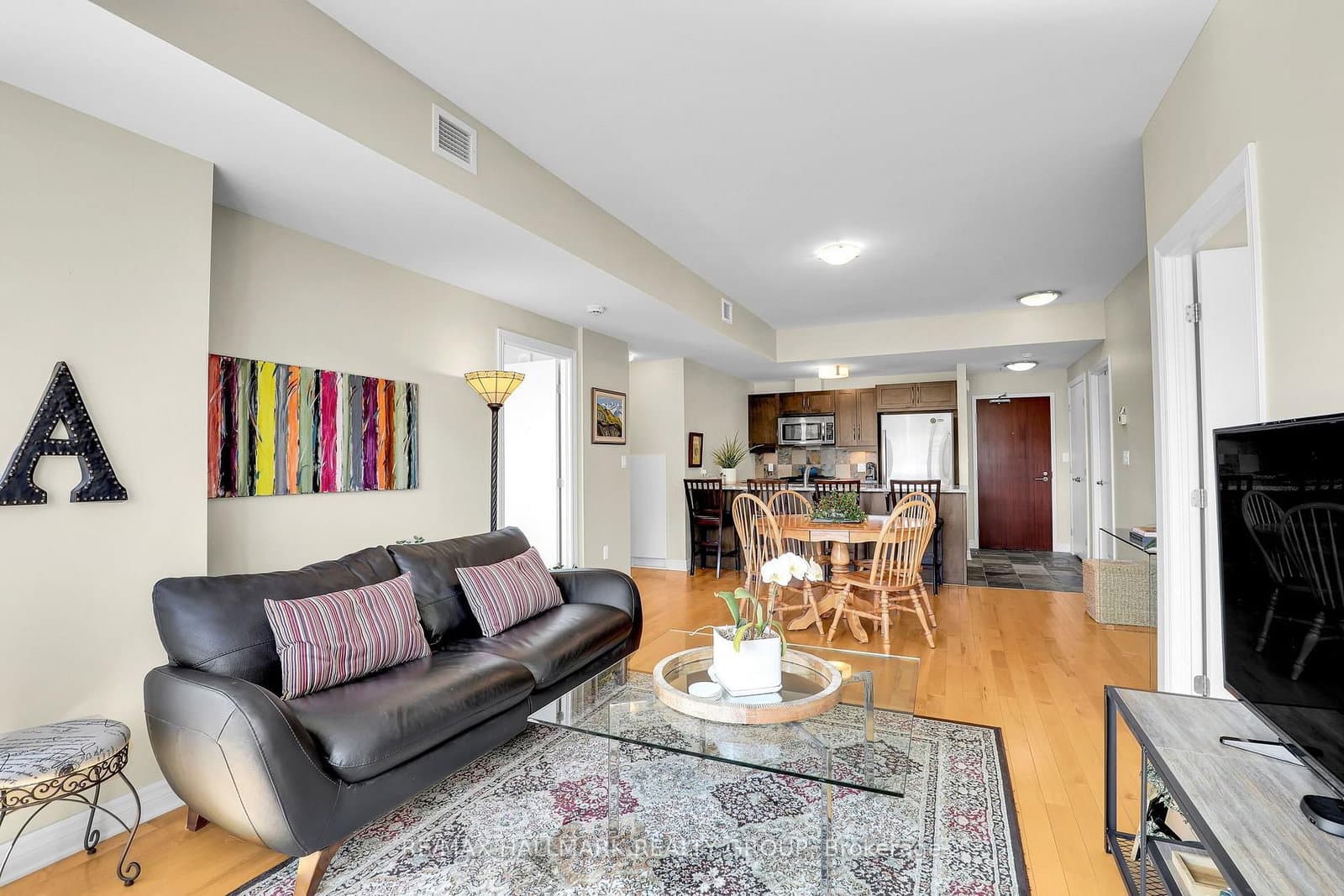 575 Byron Avenue, Unit 411 thumbnail 10