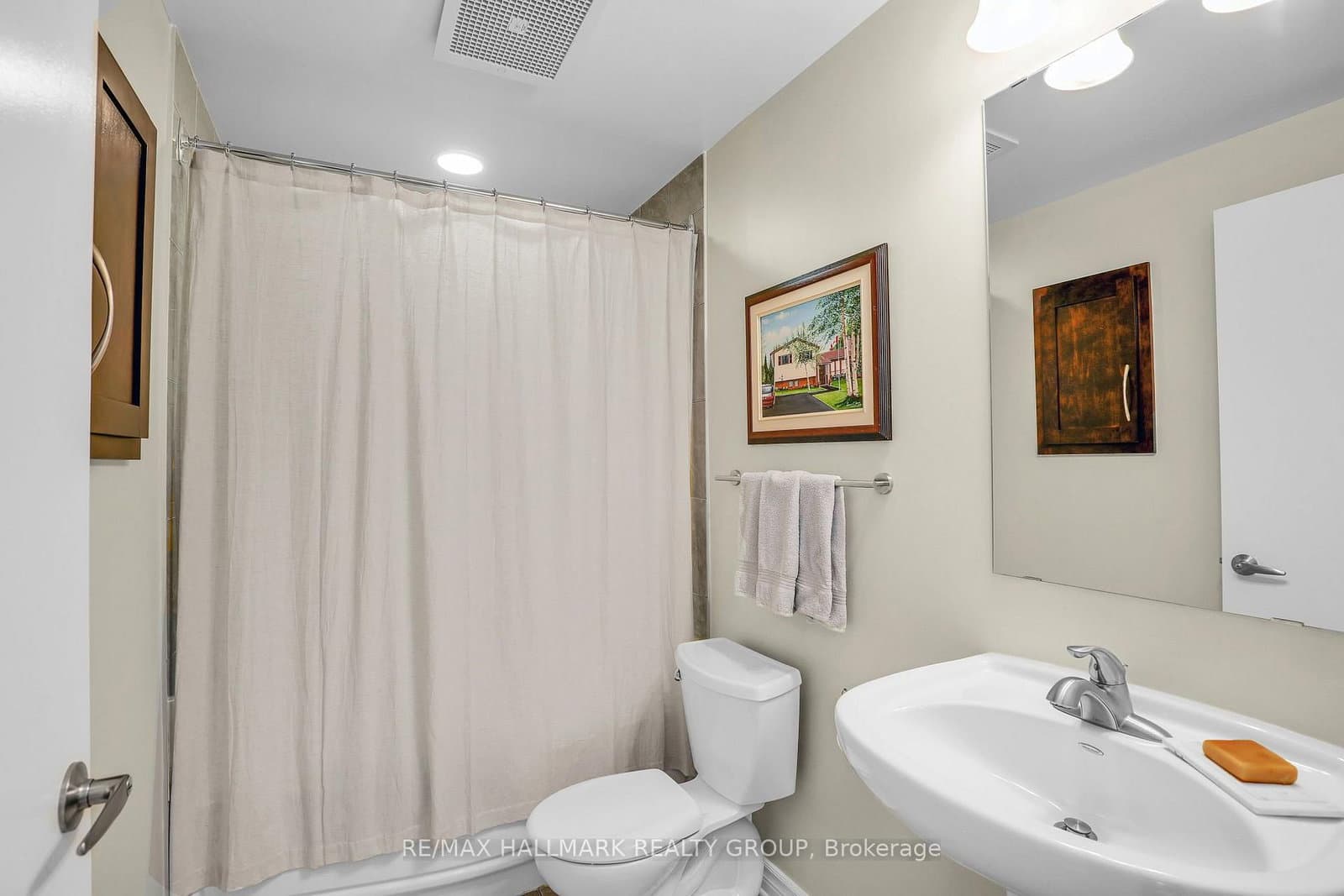 575 Byron Avenue, Unit 411 thumbnail 12
