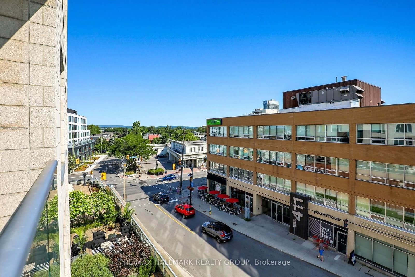 575 Byron Avenue, Unit 411 thumbnail 15