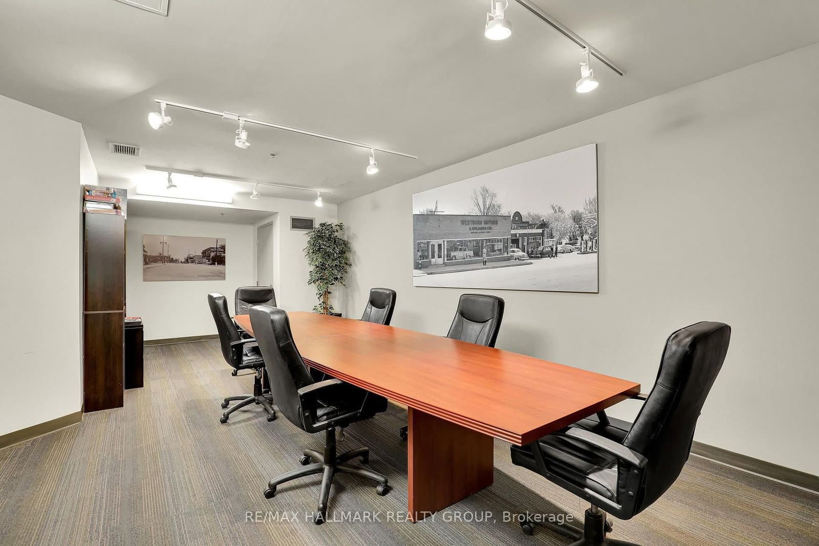 575 Byron Avenue, Unit 411 thumbnail 17