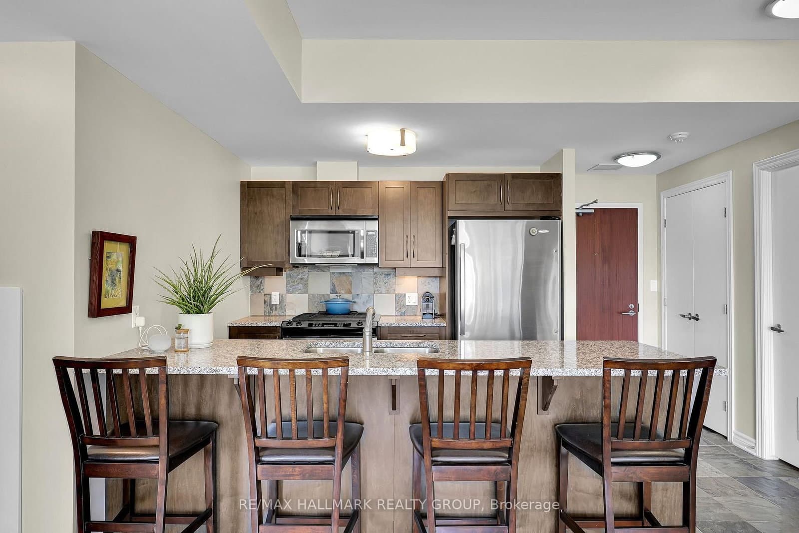 575 Byron Avenue, Unit 411 thumbnail 6