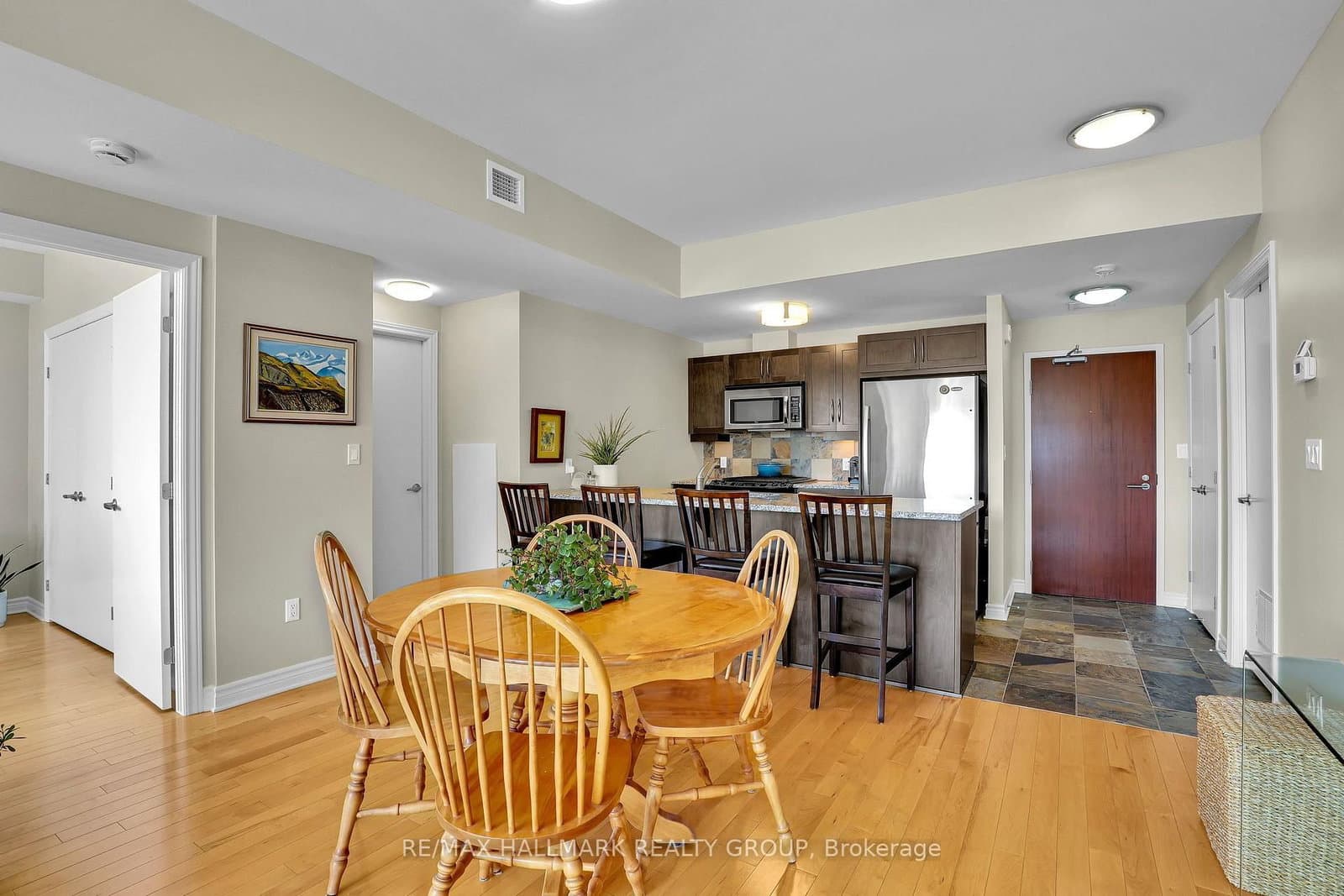 575 Byron Avenue, Unit 411 thumbnail 7