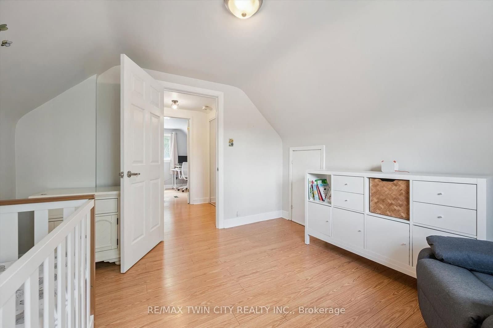 129 Florence Avenue thumbnail 29