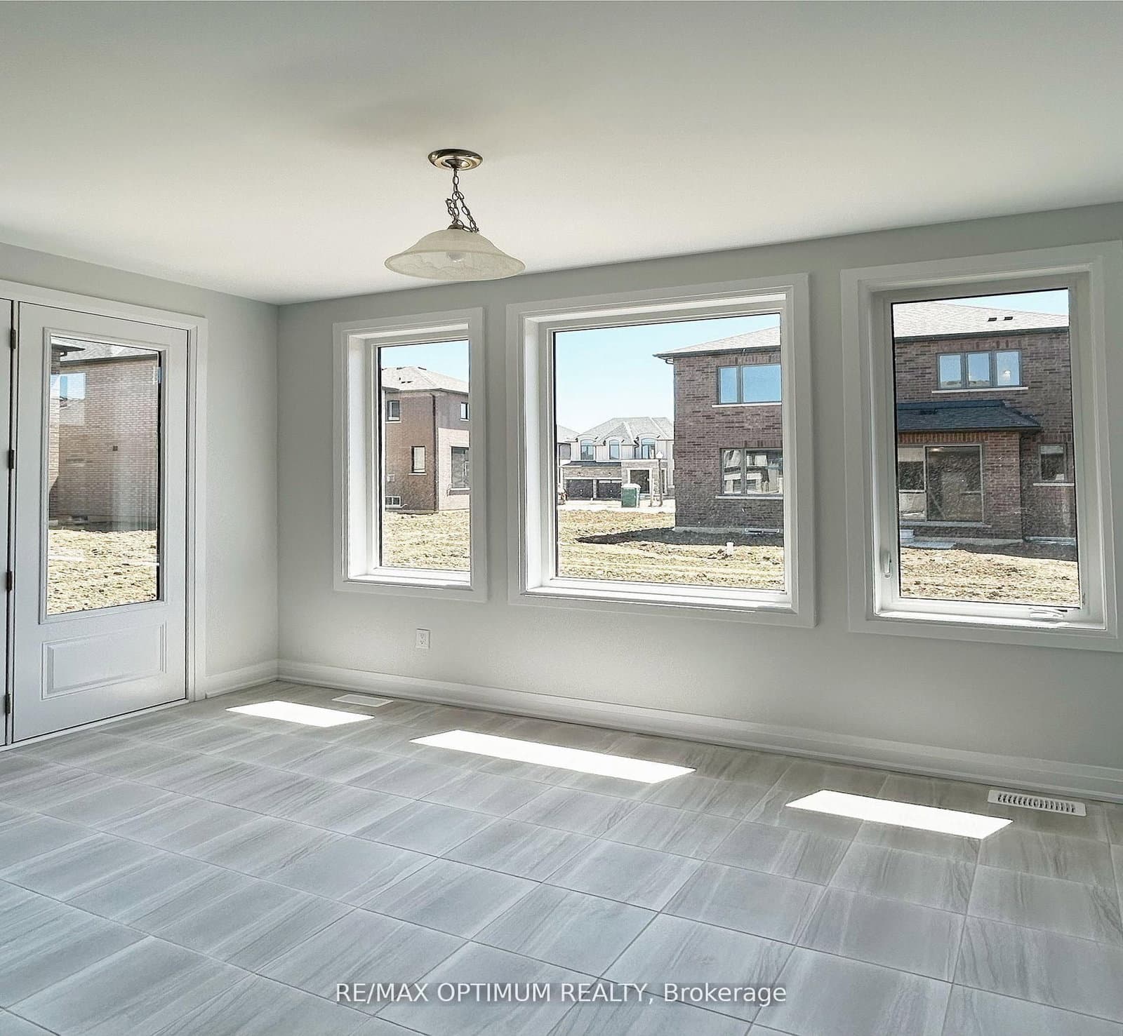 1454 Upper Thames Drive thumbnail 19