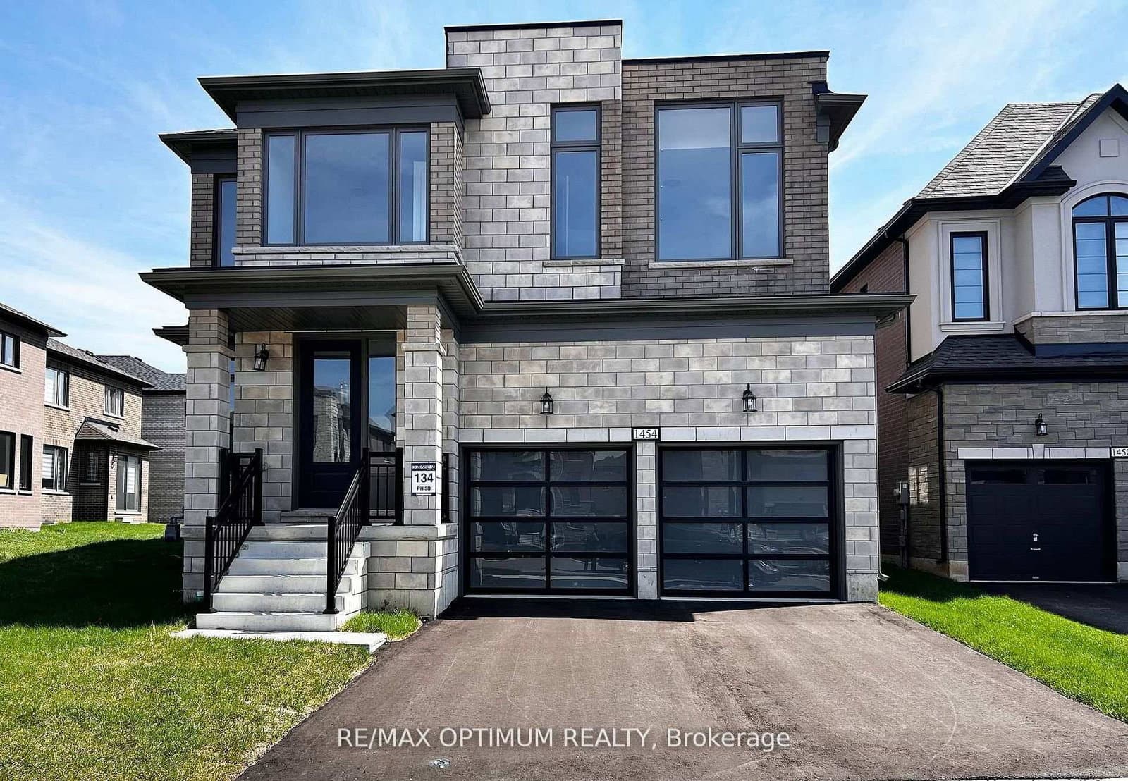 1454 Upper Thames Drive thumbnail 2