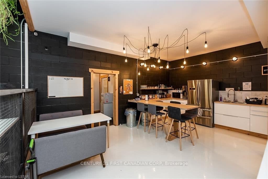28 Princess Avenue, Unit Atrium thumbnail 9