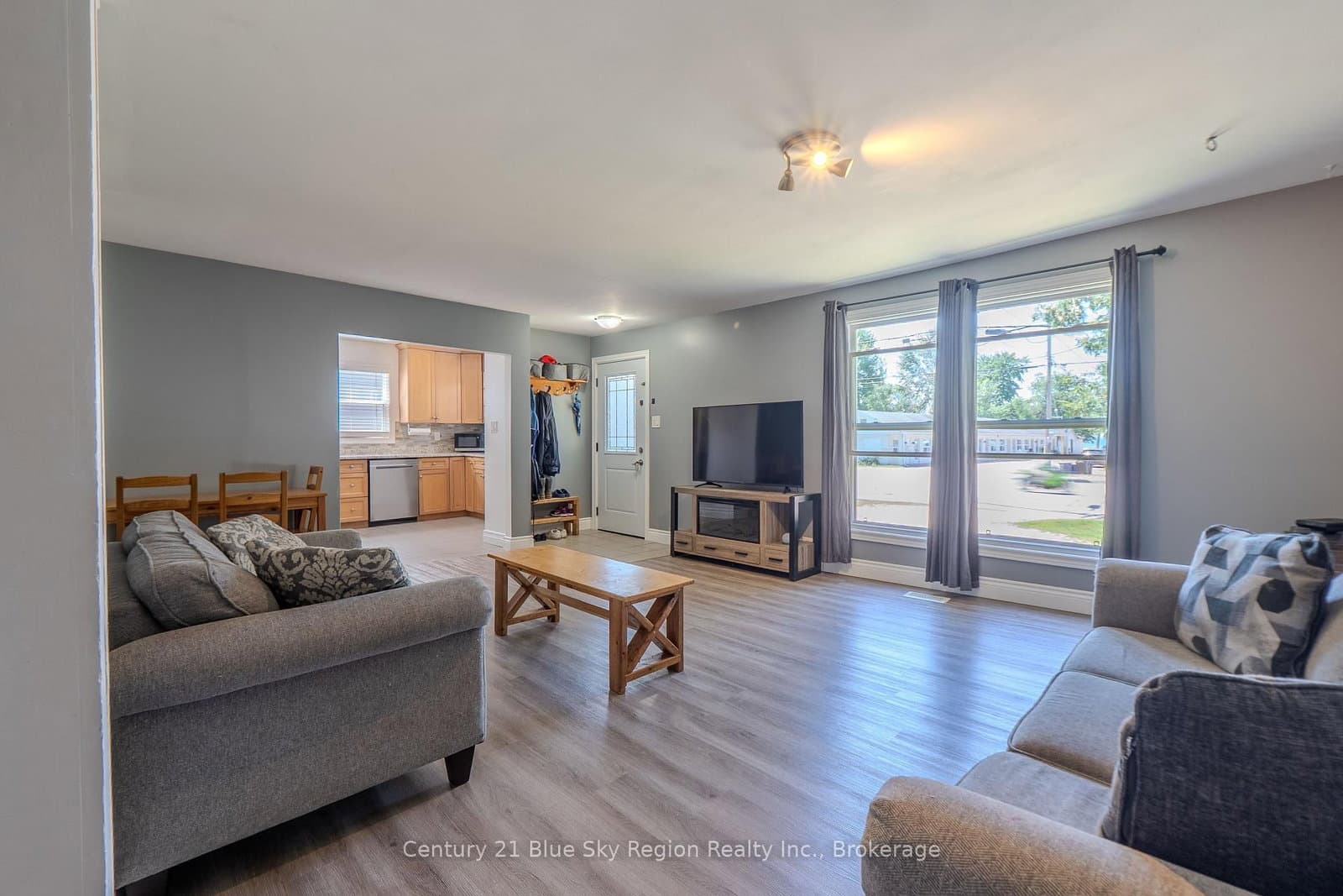 554 Lakeshore Drive thumbnail 13
