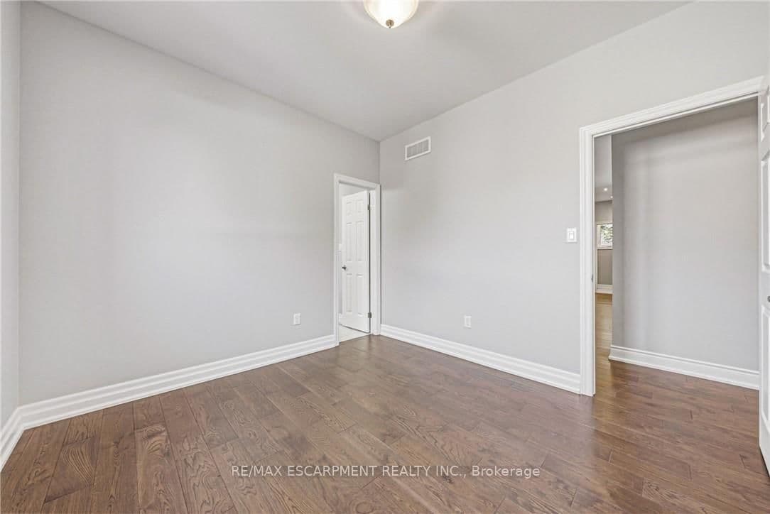 602 Cochrane Road thumbnail 13